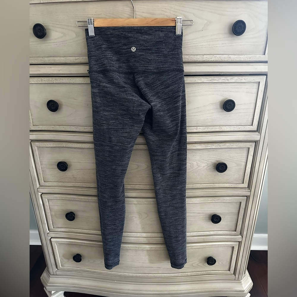 Lululemon Athletica active pants women’s size 2, and gently worn price reflected